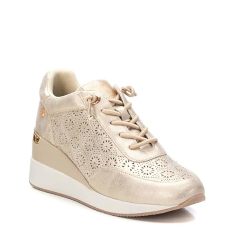 XTI - Zapatilla Mujer Oro - Calzado Cómodo y Versátil - Moda Casual - Modelo 14377601 (Talla 38) - Imagen 2