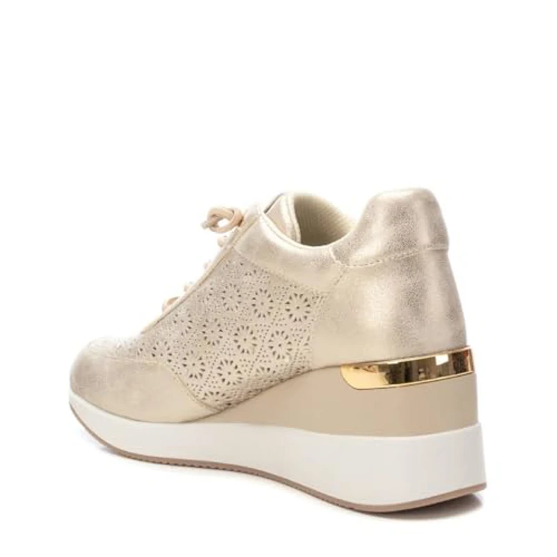 XTI - Zapatilla Mujer Oro - Calzado Cómodo y Versátil - Moda Casual - Modelo 14377601 (Talla 38) - Imagen 3