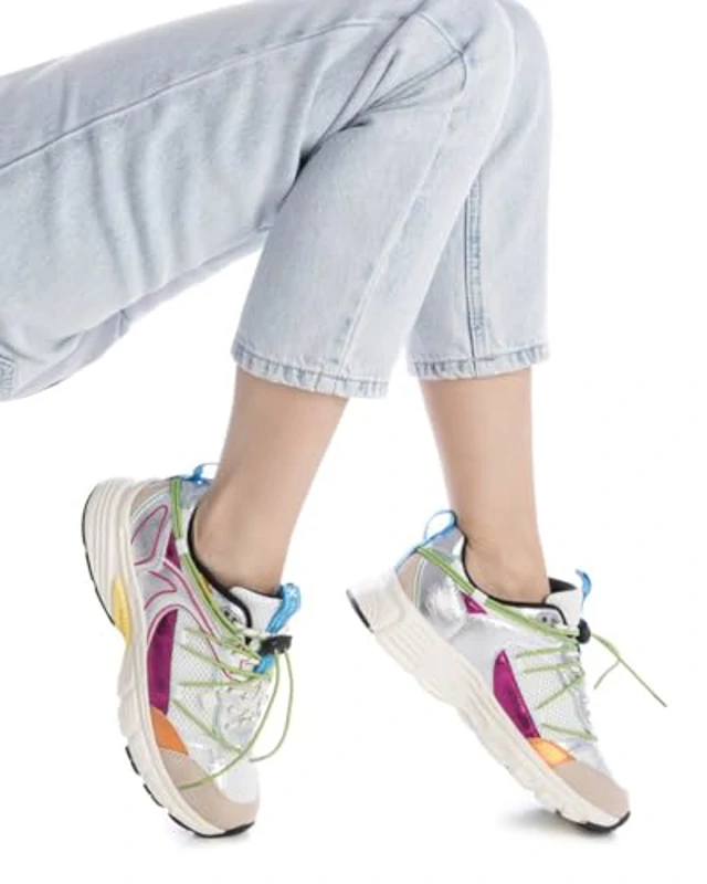 XTI - Zapatilla Mujer Plata - Calzado Cómodo y Versátil - Moda Casual - Modelo 14405201 (Talla 38) - Imagen 2