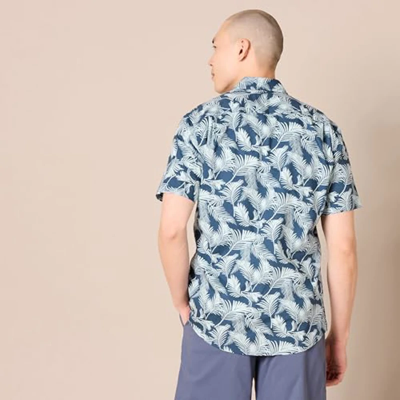 Amazon Essentials Camisa de Corte Ceñido con Mangas Cortas, Botones y Estampado Hombre, Azul Marino Hoja de Palmera, S - Imagen 3
