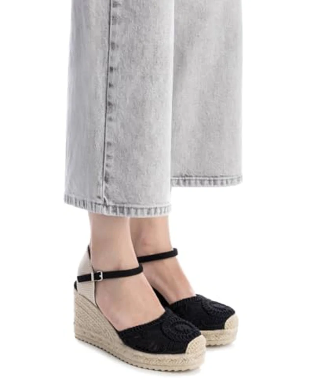 XTI - Sandalias con Cuña Mujer Negro - Calzado Cómodo y Versátil - Moda casual - Modelo 14384503 (Talla 39) - Imagen 2