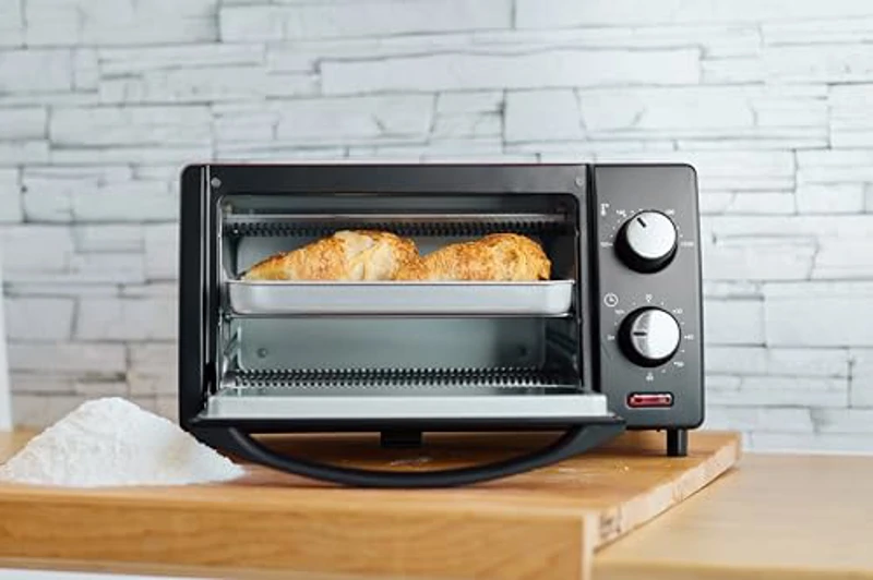 Girmi FE10 Horno de convección de Sobremesa de 10 Litros, 800 W, Temporizador de 60 minutos, Accesorios incluidos, Negro/Rojo - Imagen 2